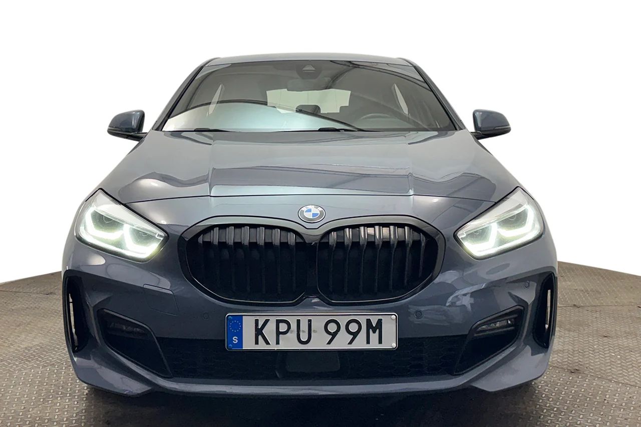 BMW 118i Aut M Sport Ljuspkt Delläder P-Sens 140hk – bild 2 av 29