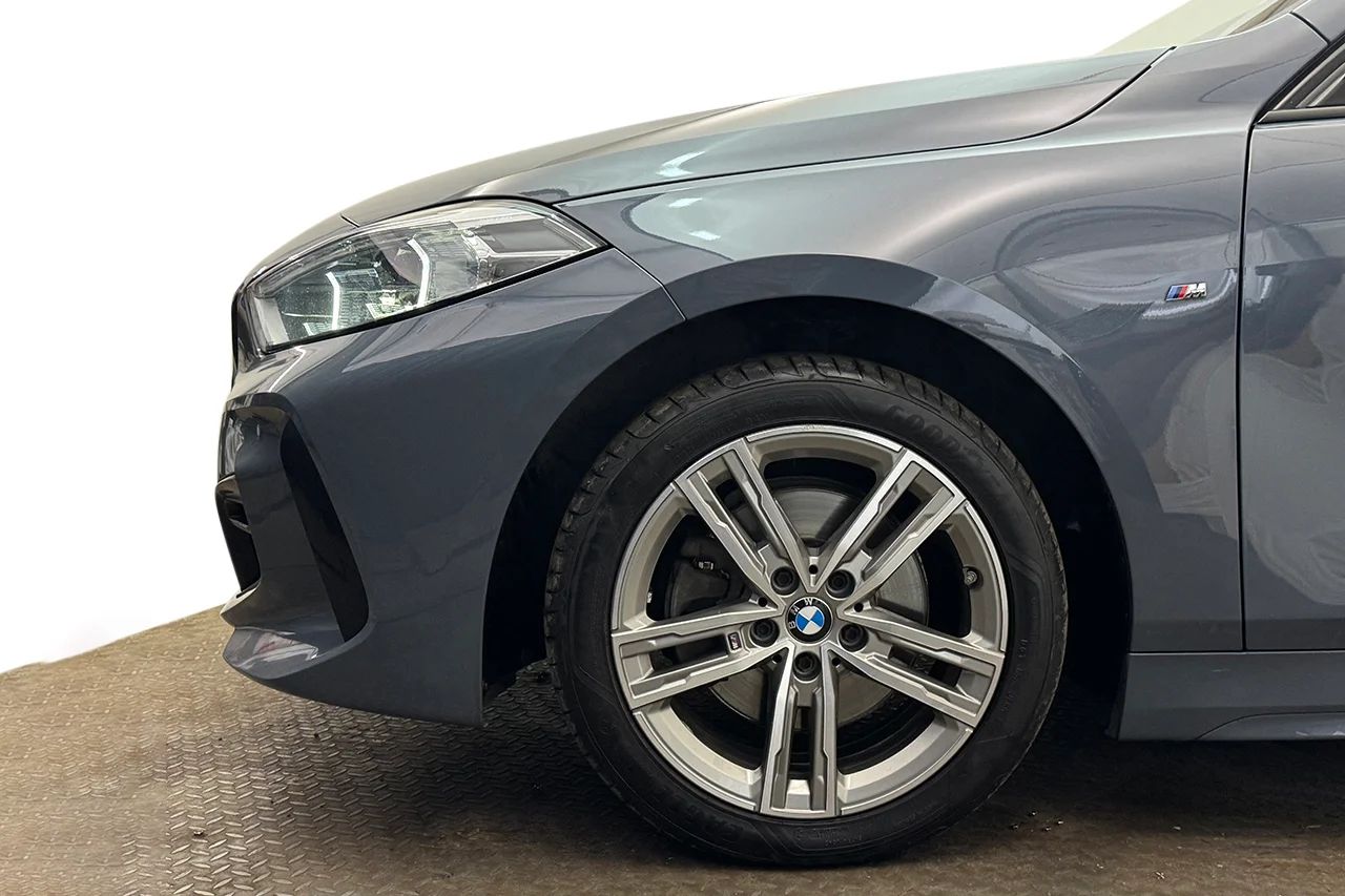 BMW 118i Aut M Sport Ljuspkt Delläder P-Sens 140hk – bild 9 av 29