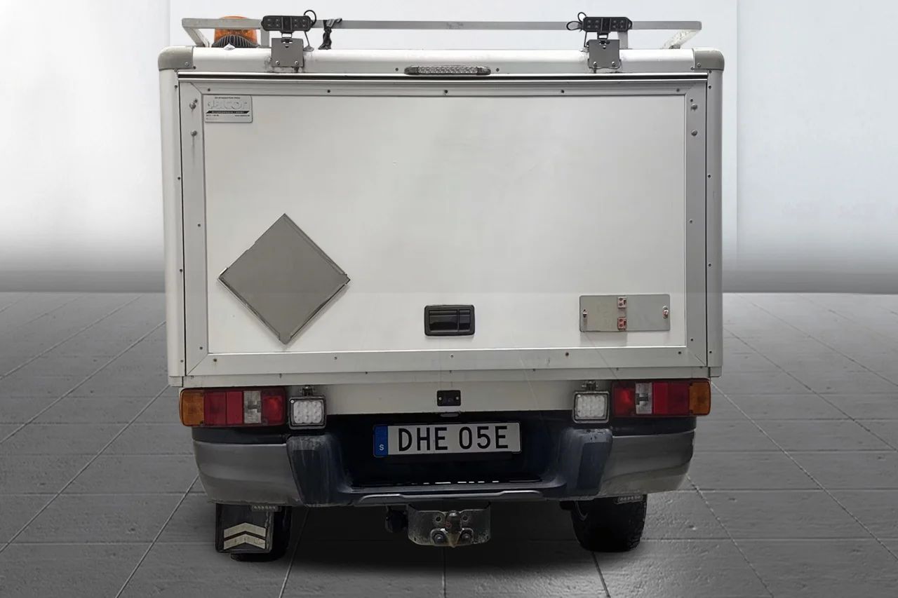 Toyota Hilux Dubbelhytt 2.4 AWD Aut Drag Kamera Värmare LED-ramper MOMS – bild 4 av 11