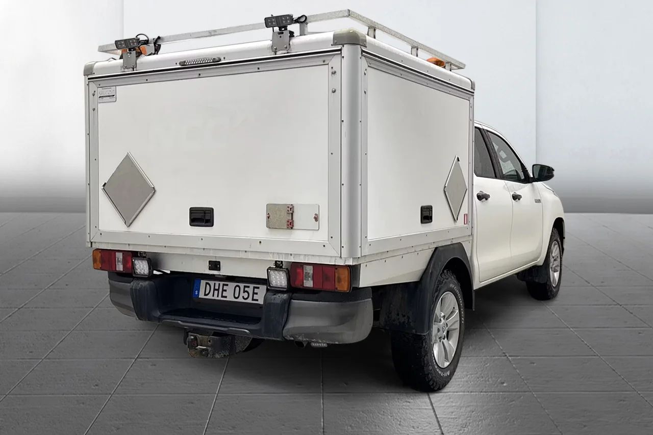 Toyota Hilux Dubbelhytt 2.4 AWD Aut Drag Kamera Värmare LED-ramper MOMS – bild 5 av 11