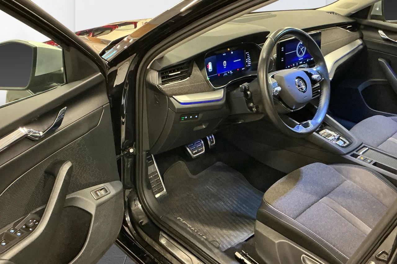 Skoda Octavia Scout 2.0 TDI 4x4 Drag Kamera Cockpit Keyless MOMS 200hk – bild 7 av 11