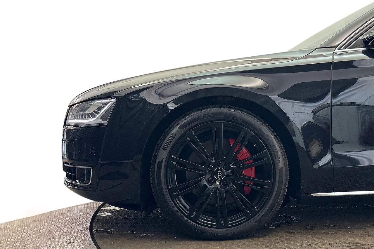 Audi A8 3.0 TDI V6 Quattro Dragkrok Luftfjädring Läder Navigation Backkamera BOSE Värmare Kamkedja 262hk – bild 10 av 40