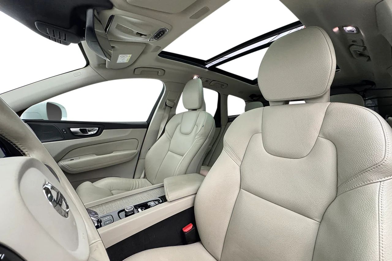 Volvo XC60 Recharge T6 AWD Inscription Drag Läder Pano HUD 360° BLIS Navi H/K – bild 11 av 37