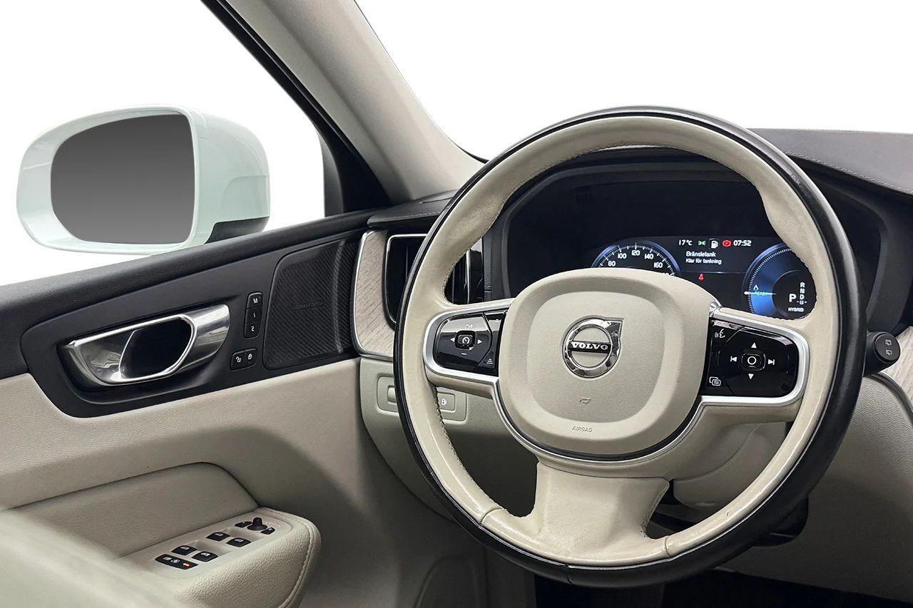 Volvo XC60 Recharge T6 AWD Inscription Drag Läder Pano HUD 360° BLIS Navi H/K – bild 18 av 37