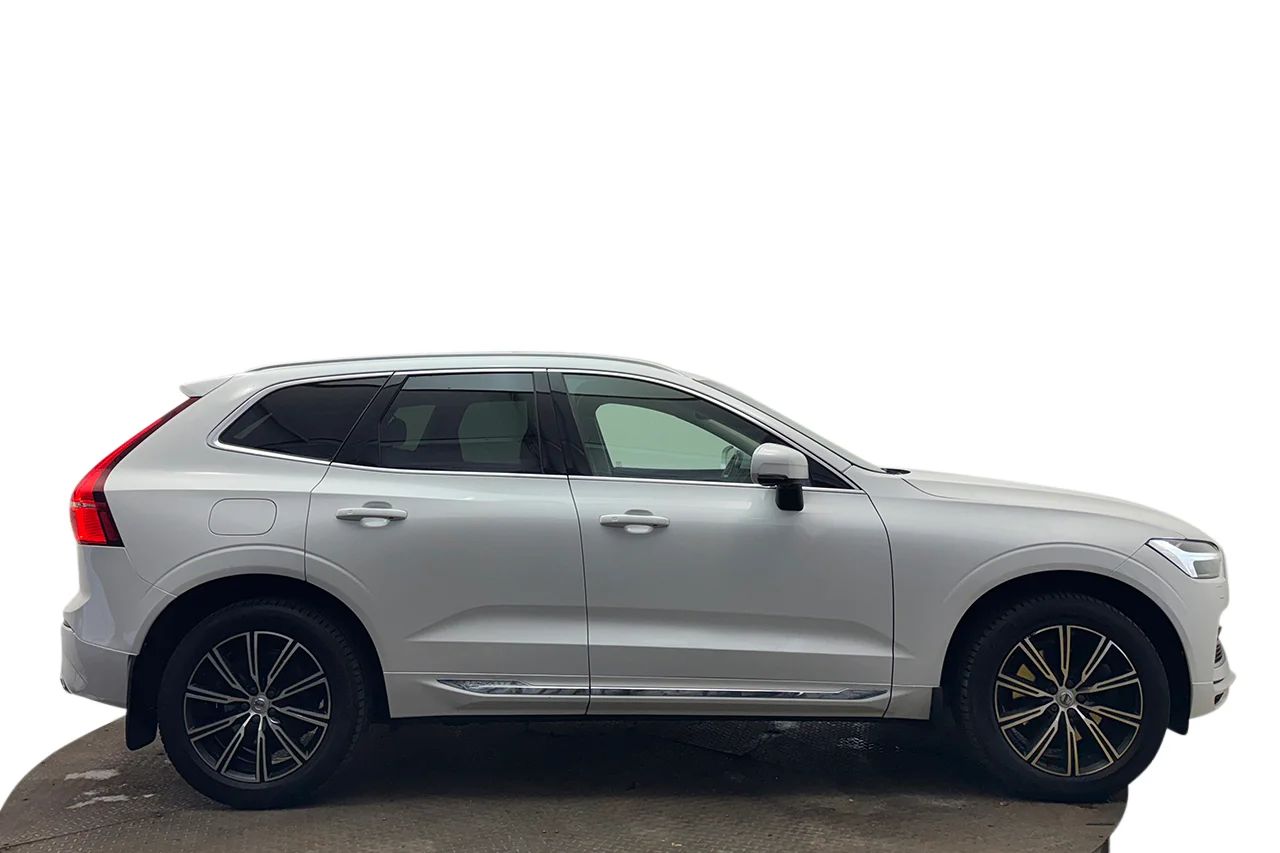 Volvo XC60 Recharge T6 AWD Inscription Drag Läder Pano HUD 360° BLIS Navi H/K – bild 4 av 37