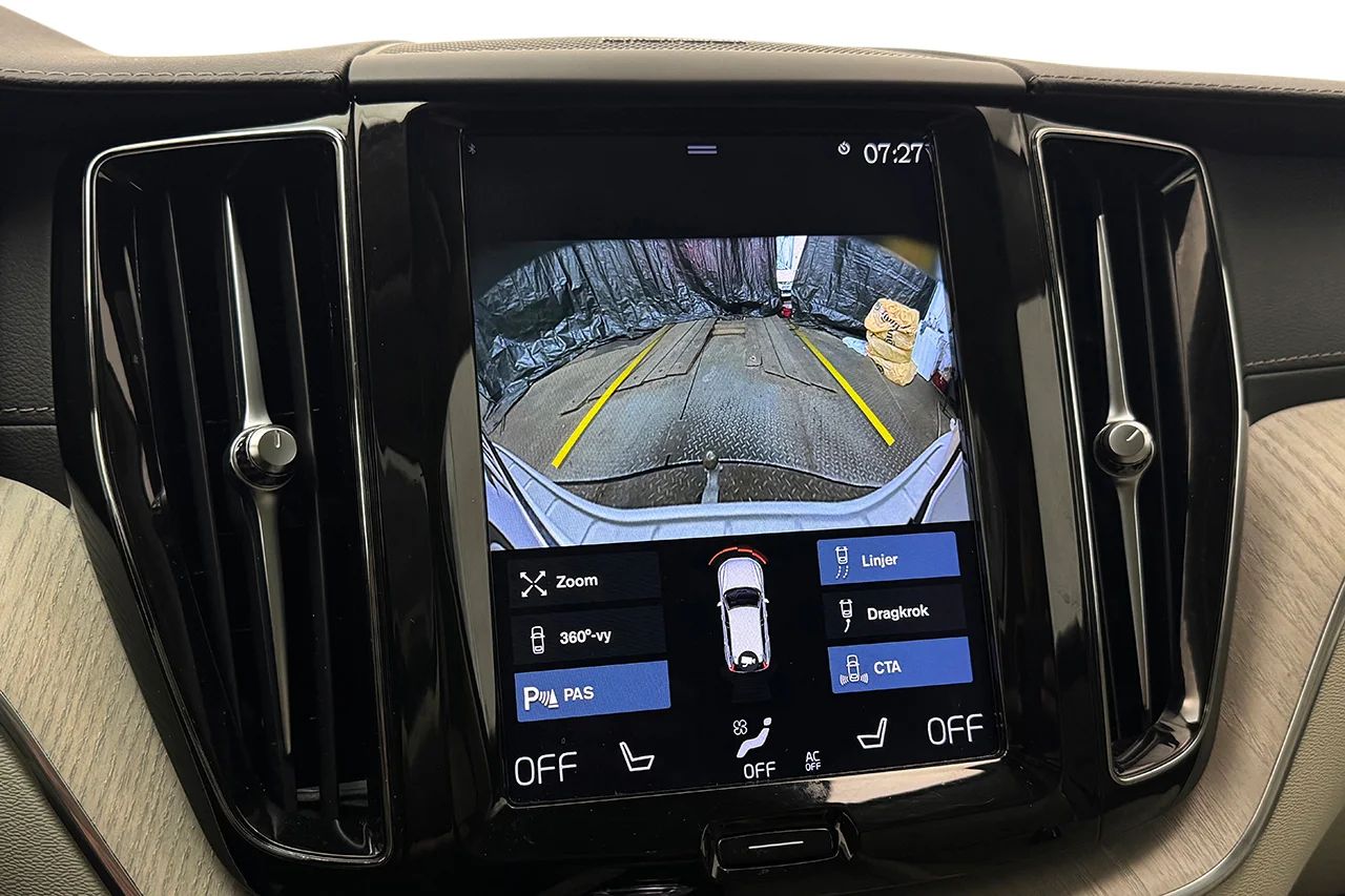 Volvo XC60 Recharge T6 AWD Inscription Drag Läder Pano HUD 360° BLIS Navi H/K – bild 27 av 37