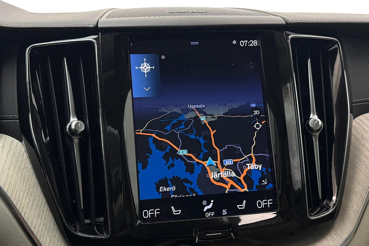 Volvo XC60 Recharge T6 AWD Inscription Drag Läder Pano HUD 360° BLIS Navi H/K – bild 25 av 37