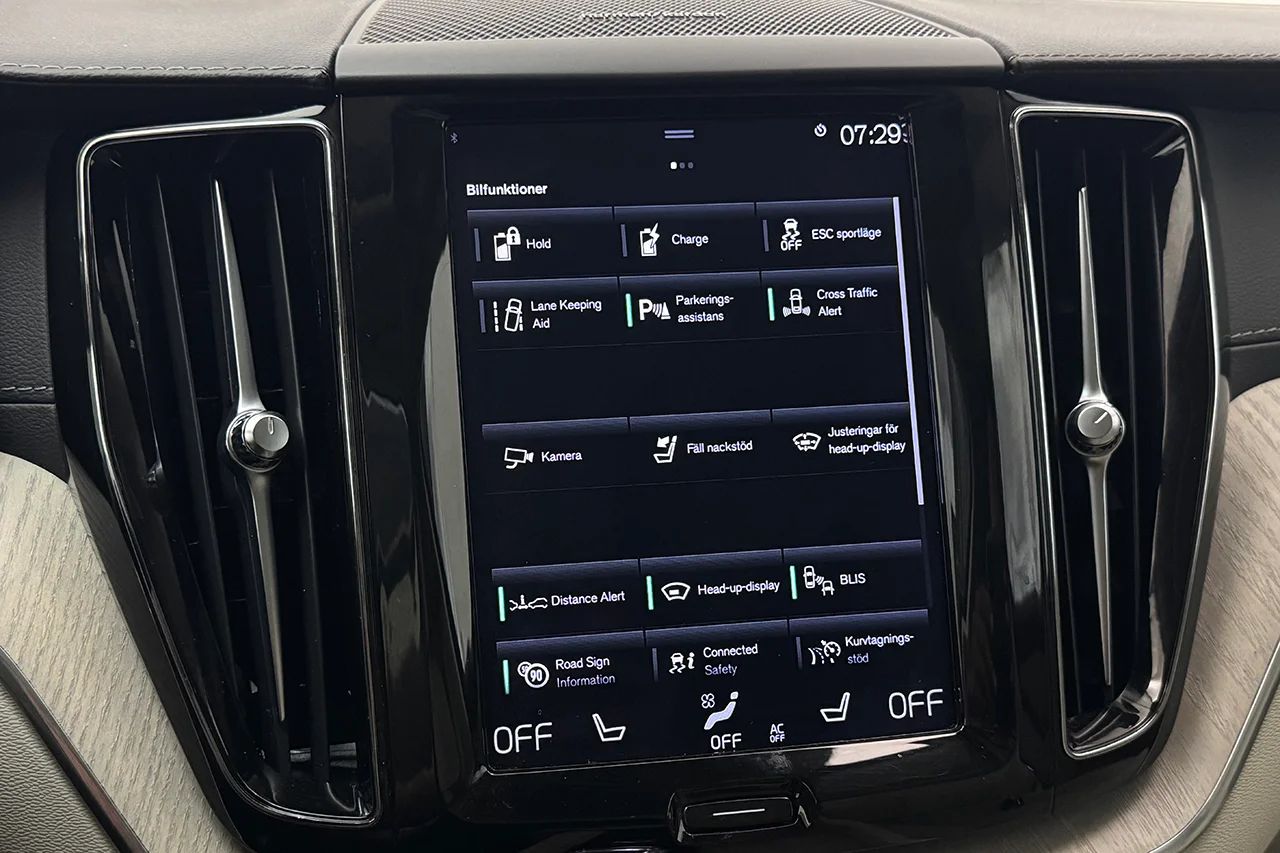 Volvo XC60 Recharge T6 AWD Inscription Drag Läder Pano HUD 360° BLIS Navi H/K – bild 30 av 37