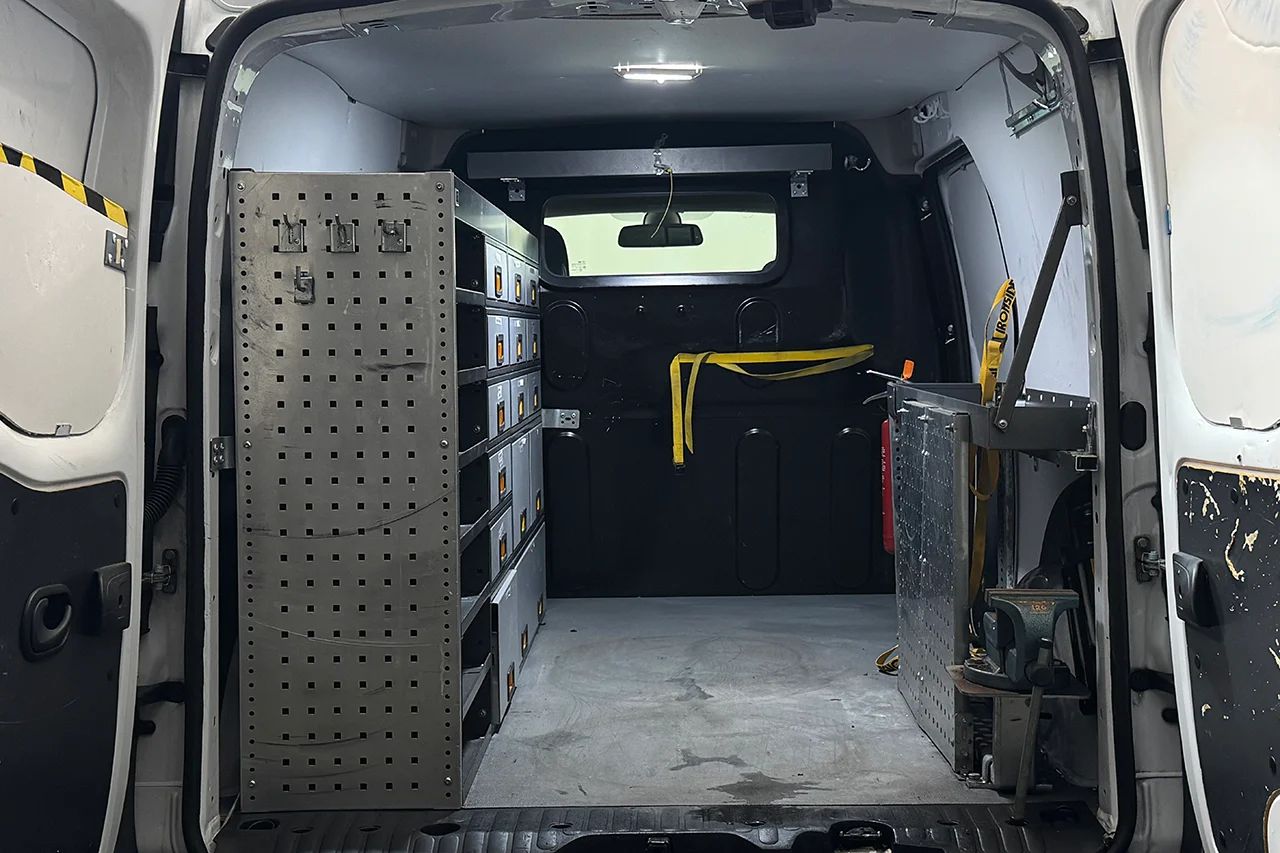 Renault Kangoo Maxi Z.E. Express Maxi 33 kWh Drag Inredd Värmare Kamera 60hk – bild 13 av 27