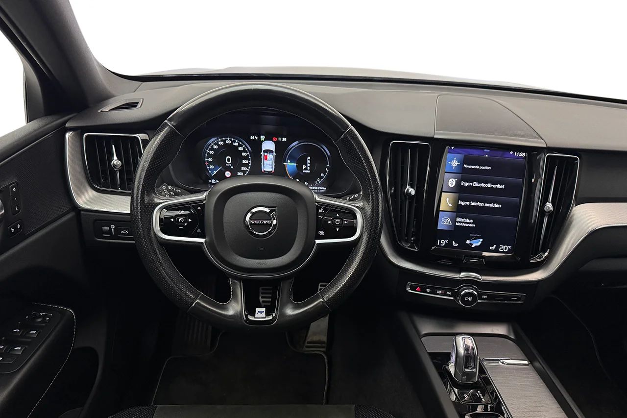 Volvo XC60 T8 TwEn AWD R Design Drag Pano Navi BLIS Värmare 408hk – bild 19 av 30