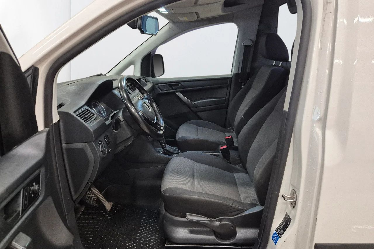 Volkswagen Caddy 2.0 TDI Aut Drag Navi Kamera Värmare MOMS 102hk – bild 8 av 9