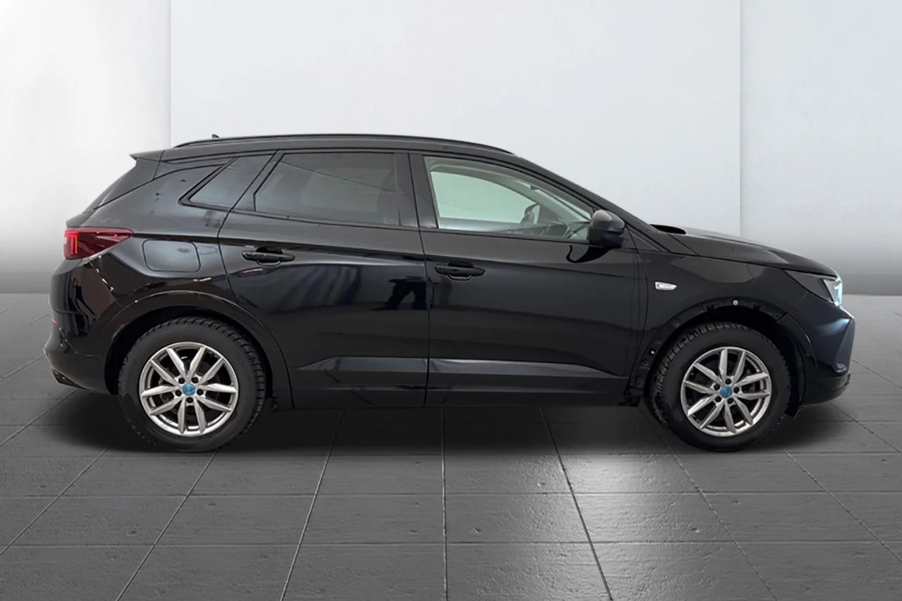Opel Grandland 1.2 Turbo GS Line Navi Kamera Cockpit Delläder Rattvärme MOMS – bild 4 av 10