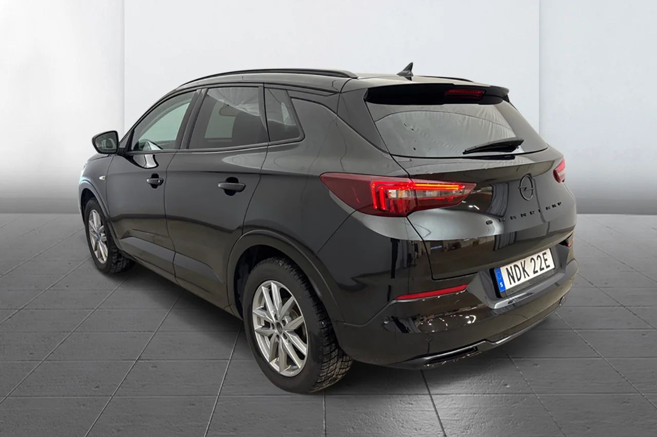 Opel Grandland 1.2 Turbo GS Line Navi Kamera Cockpit Delläder Rattvärme MOMS – bild 6 av 10