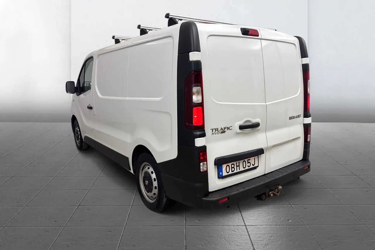 Renault Trafic 2.8t 2.0 L1 Drag Inredd Kamera Värmare 3-sits MOMS – bild 6 av 10