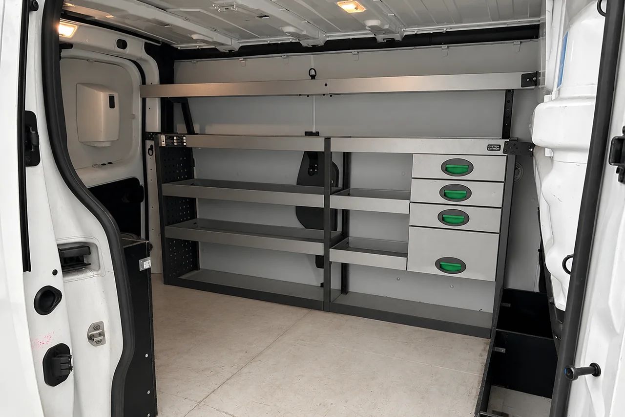 Renault Trafic 2.8t 2.0 L1 Drag Inredd Kamera Värmare 3-sits MOMS – bild 7 av 10