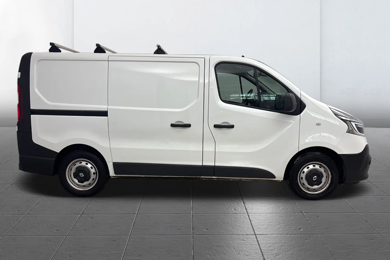 Renault Trafic 2.8t 2.0 L1 Drag Inredd Kamera Värmare 3-sits MOMS – bild 4 av 10