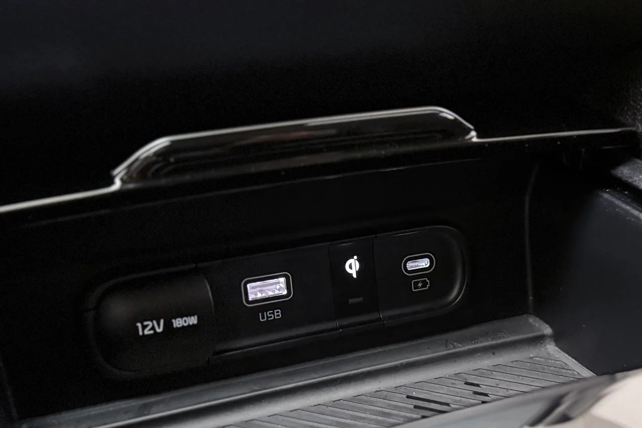 Kia Sportage Plug-In AWD Advance 360° Cockpit Rattvärme MOMS 265hk – bild 30 av 37