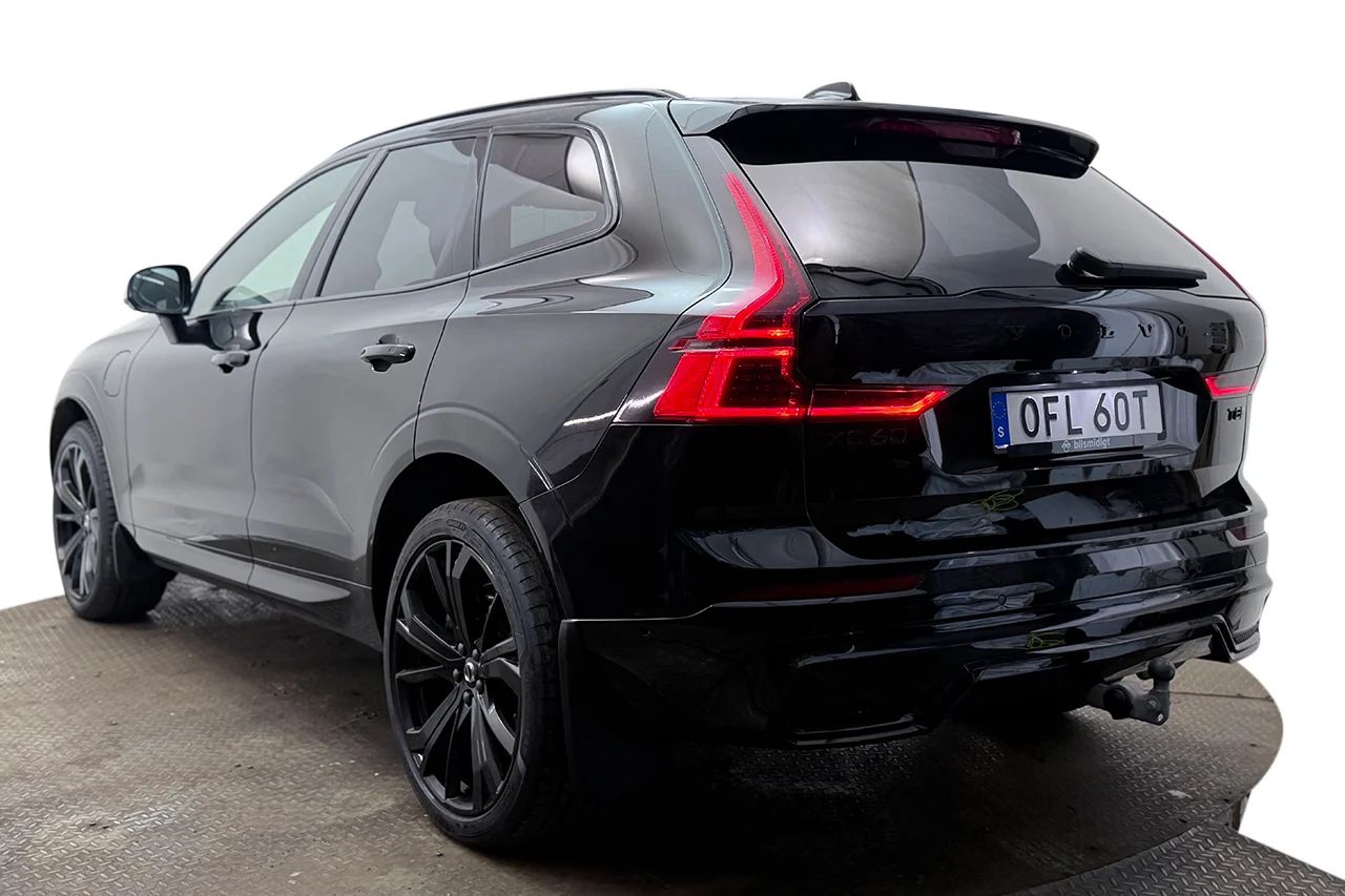 Volvo XC60 T8 Plug-In AWD Ultra Black Drag Pano 360° BLIS B&W HUD 456hk – bild 8 av 37