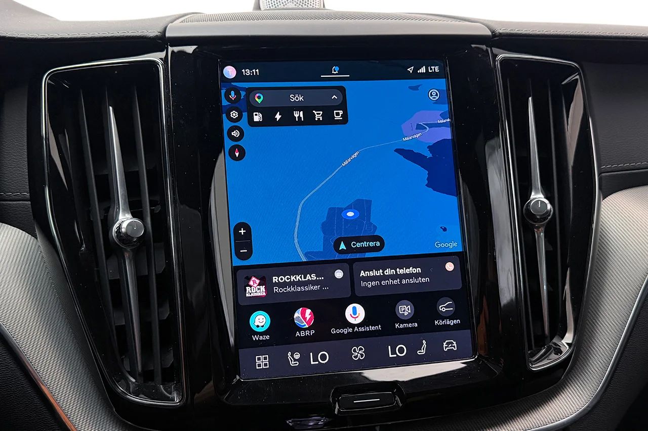 Volvo XC60 T8 Plug-In AWD Ultra Black Drag Pano 360° BLIS B&W HUD 456hk – bild 27 av 37