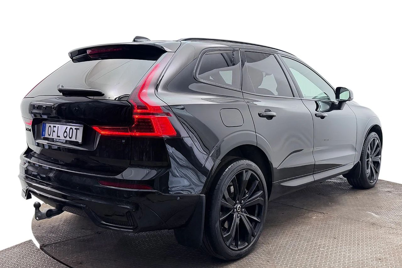 Volvo XC60 T8 Plug-In AWD Ultra Black Drag Pano 360° BLIS B&W HUD 456hk – bild 5 av 37