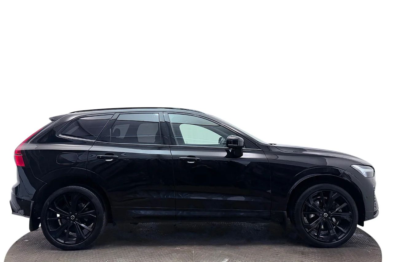Volvo XC60 T8 Plug-In AWD Ultra Black Drag Pano 360° BLIS B&W HUD 456hk – bild 4 av 37