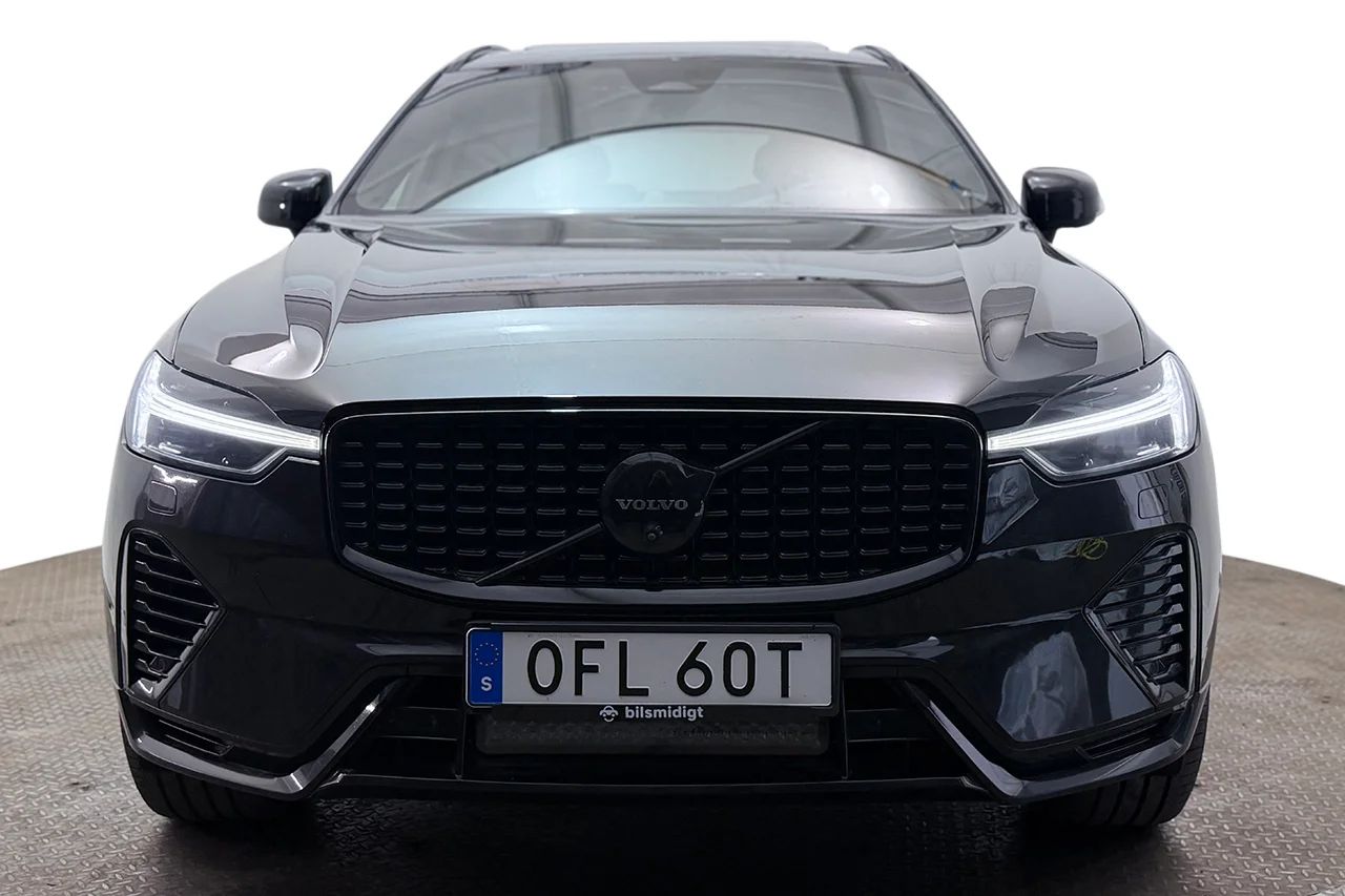 Volvo XC60 T8 Plug-In AWD Ultra Black Drag Pano 360° BLIS B&W HUD 456hk – bild 2 av 37