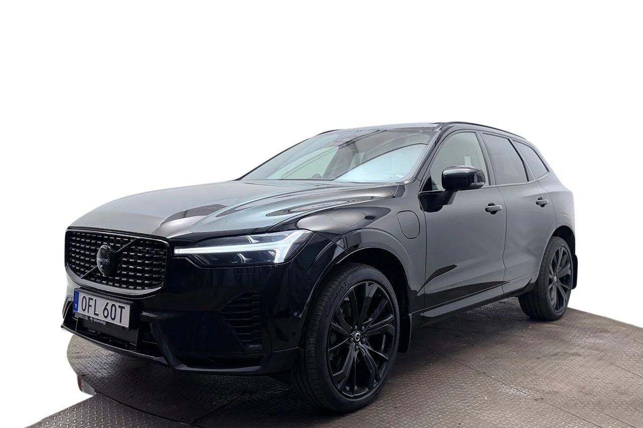 Volvo XC60 T8 Plug-In AWD Ultra Black Drag Pano 360° BLIS B&W HUD 456hk – bild 1 av 37