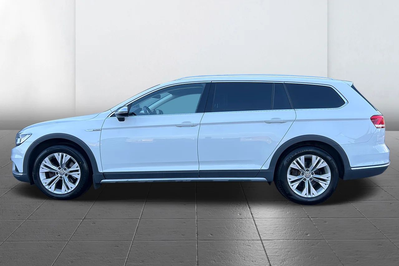Volkswagen Passat Alltrack 2.0 TDI 4M Executive Drag Cockpit Kamera Värmare Läder MOMS – bild 8 av 26