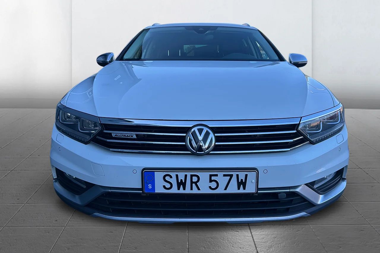 Volkswagen Passat Alltrack 2.0 TDI 4M Executive Drag Cockpit Kamera Värmare Läder MOMS – bild 2 av 26