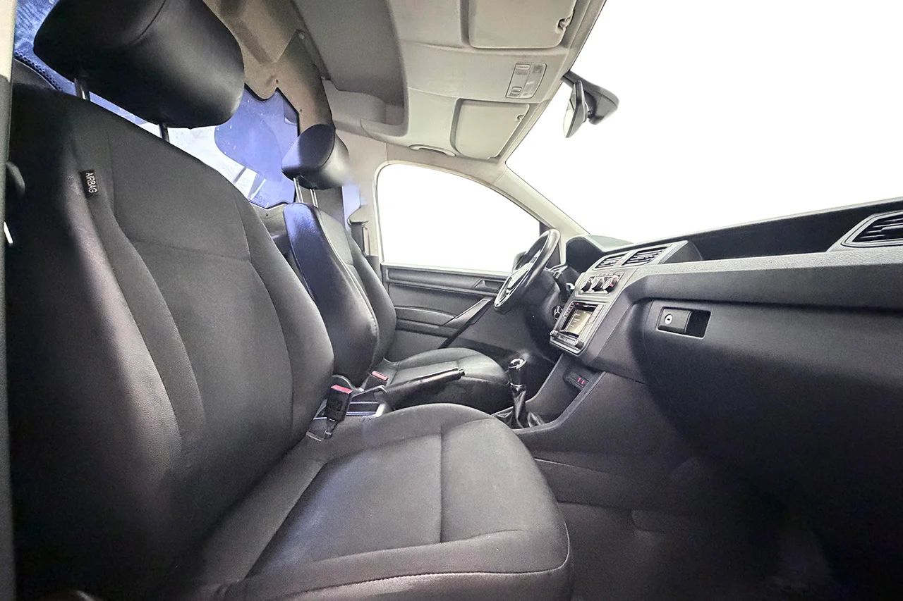 Volkswagen Caddy 2.0 TDI 4Motion Drag Värmare MOMS 122hk – bild 15 av 26