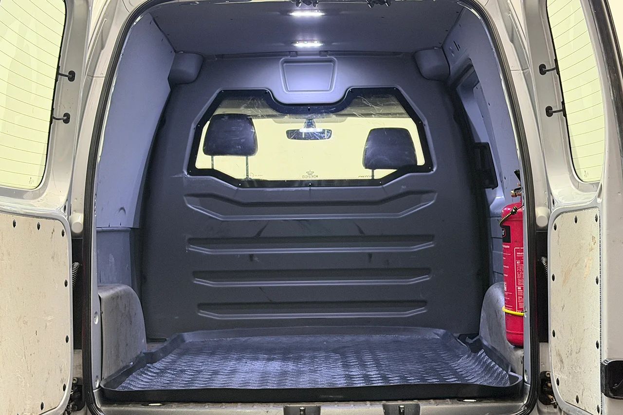 Volkswagen Caddy 2.0 TDI 4Motion Drag Värmare MOMS 122hk – bild 12 av 26