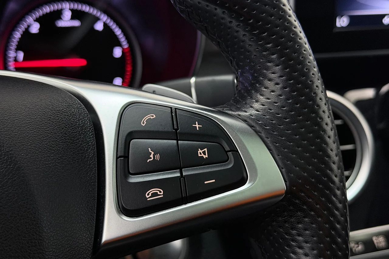 Mercedes-Benz GLC 220 d 4M AMG Line Drag Pano Läder Navi 170hk – bild 19 av 36