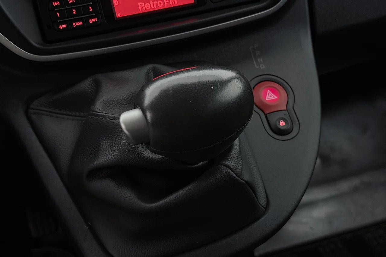 Renault Kangoo Maxi Z.E. Passenger 22 kWh Köpt Batteri 5-sits Värmare P-Sens MOMS – bild 21 av 22