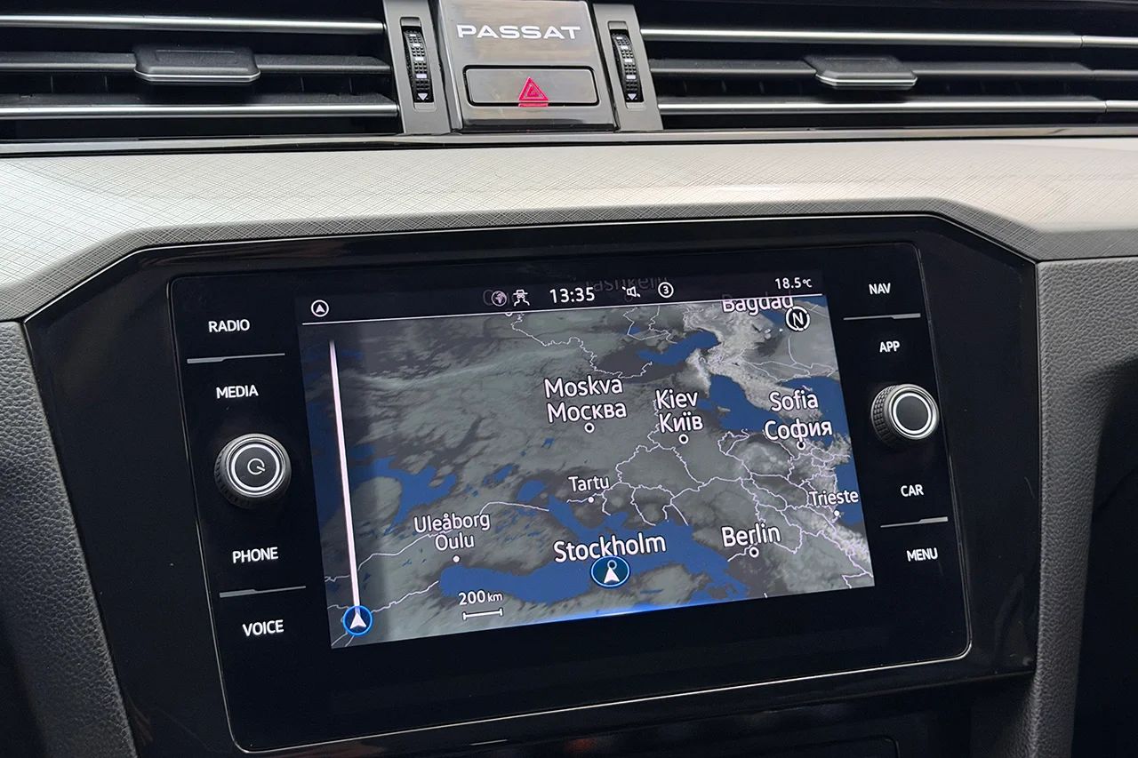 Volkswagen Passat SC 1.5 TSI Executive Business Drag Kamera Värmare MOMS 150hk – bild 19 av 36