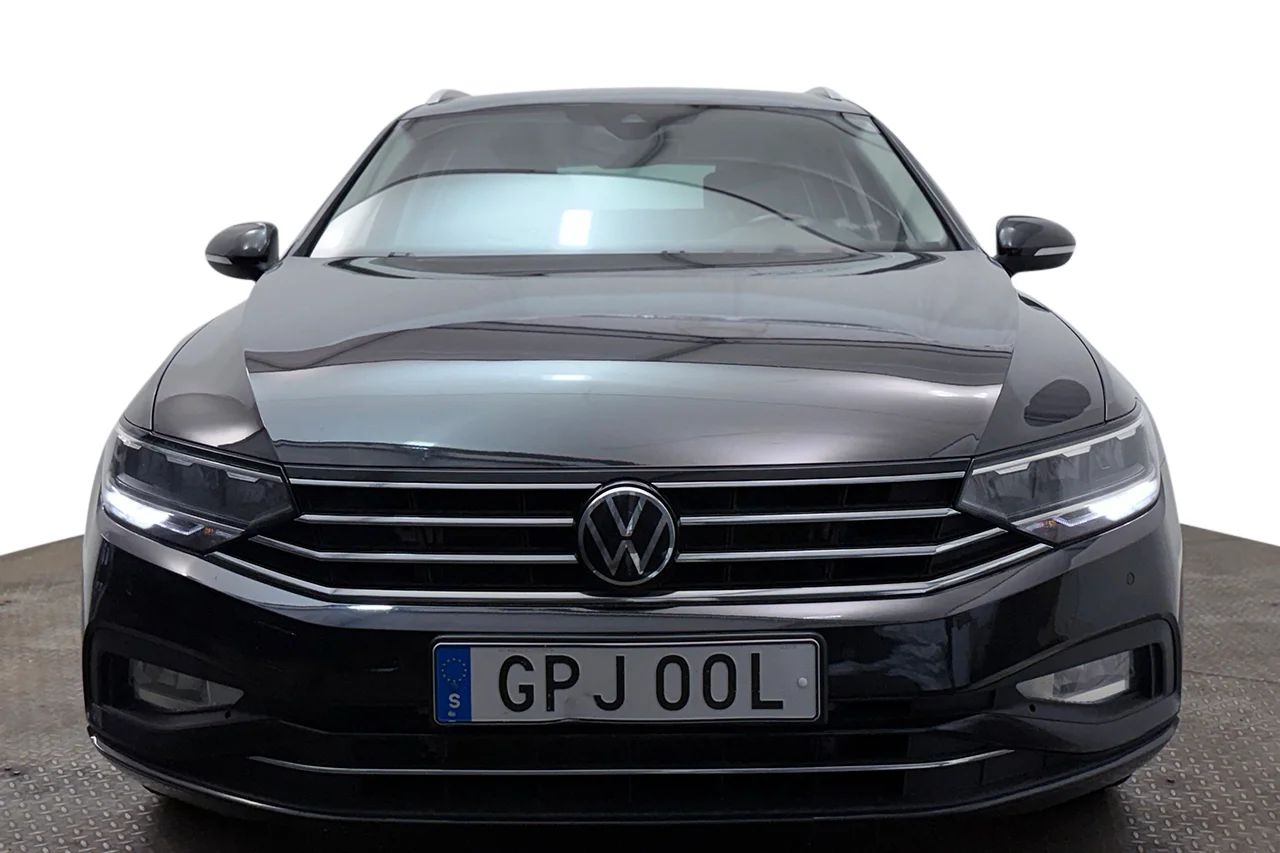 Volkswagen Passat SC 1.5 TSI Executive Business Drag Kamera Värmare MOMS 150hk – bild 2 av 36
