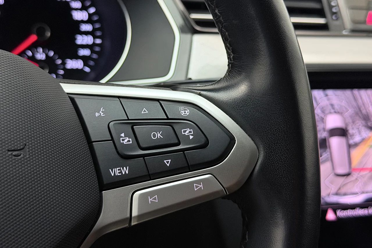 Volkswagen Passat SC 1.5 TSI Aut Drag Kamera Värmare Stolminne Keyless MOMS – bild 18 av 37