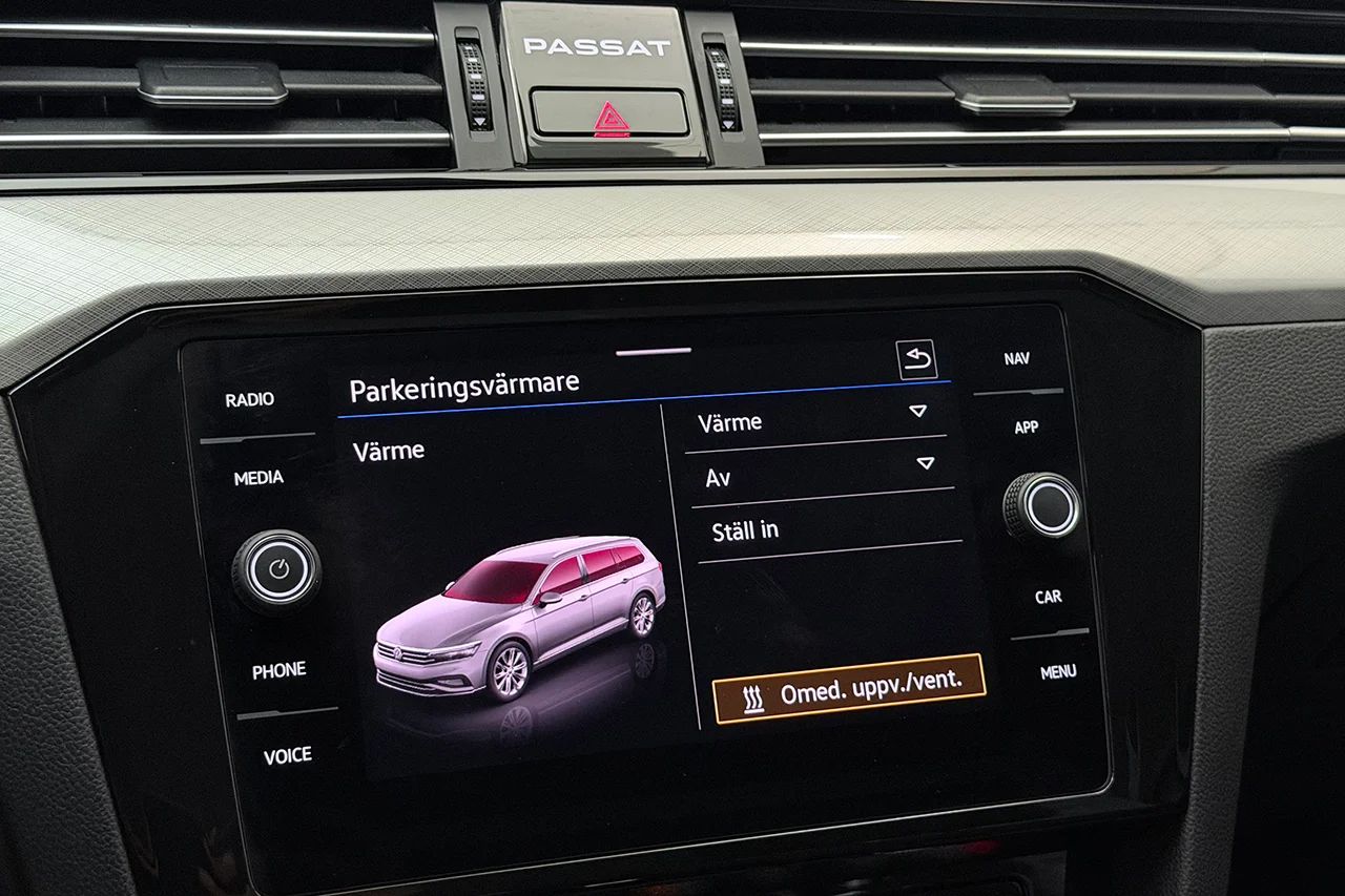 Volkswagen Passat SC 1.5 TSI Aut Drag Kamera Värmare Stolminne Keyless MOMS – bild 23 av 37