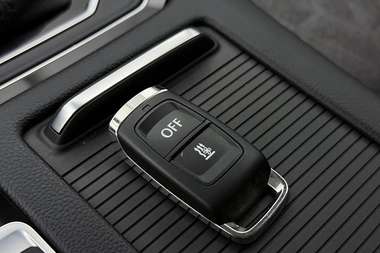 Volkswagen Passat SC 1.5 TSI Aut Drag Kamera Värmare Stolminne Keyless MOMS – bild 31 av 37