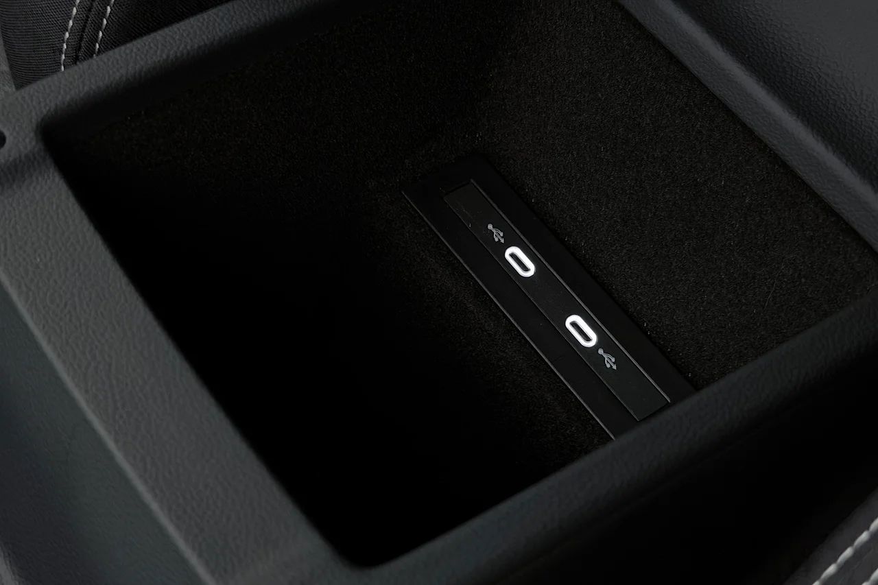 Volkswagen Passat SC 1.5 TSI Aut Drag Kamera Värmare Stolminne Keyless MOMS – bild 32 av 37