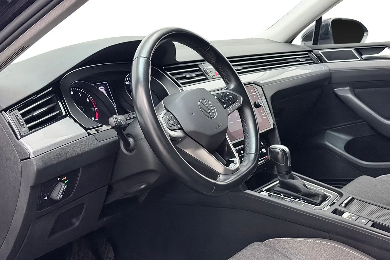 Volkswagen Passat SC 1.5 TSI Aut Drag Kamera Värmare Stolminne Keyless MOMS – bild 11 av 37