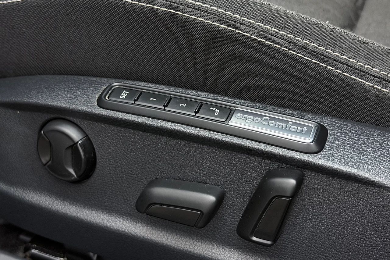 Volkswagen Passat SC 1.5 TSI Aut Drag Kamera Värmare Stolminne Keyless MOMS – bild 12 av 37