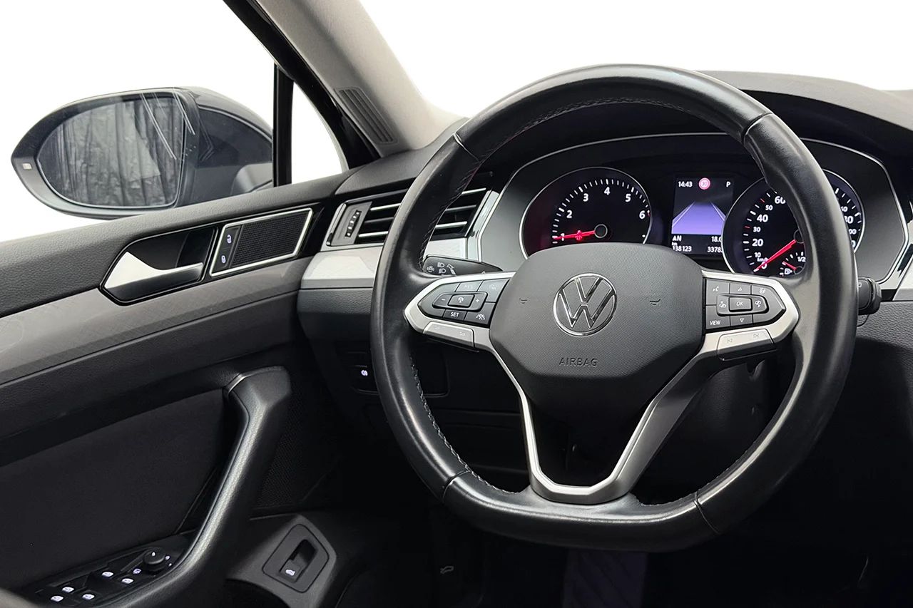 Volkswagen Passat SC 1.5 TSI Aut Drag Kamera Värmare Stolminne Keyless MOMS – bild 15 av 37