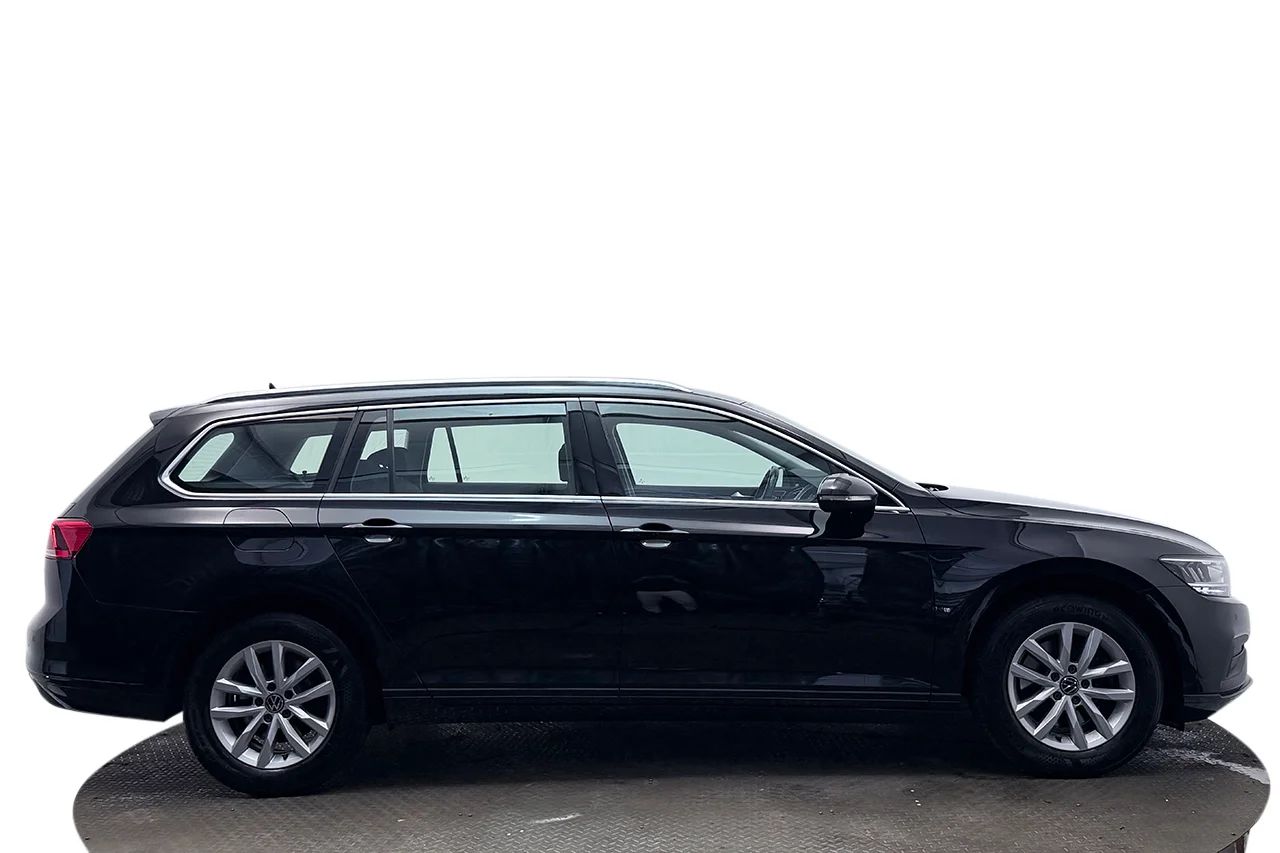 Volkswagen Passat SC 1.5 TSI Aut Drag Kamera Värmare Stolminne Keyless MOMS – bild 4 av 37