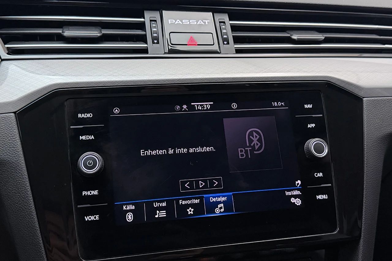 Volkswagen Passat SC 1.5 TSI Aut Drag Kamera Värmare Stolminne Keyless MOMS – bild 22 av 37