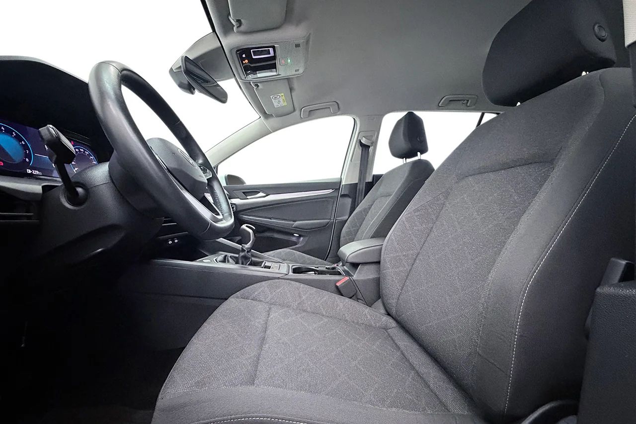 Volkswagen Golf SC 1.5 TSI Dubbelkommando Cockpit Filassistans P-Sensorer MOMS 150hk – bild 11 av 34