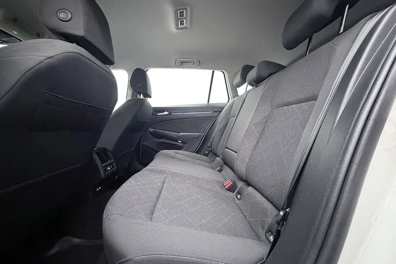 Volkswagen Golf SC 1.5 TSI Dubbelkommando Cockpit Filassistans P-Sensorer MOMS 150hk – bild 13 av 34