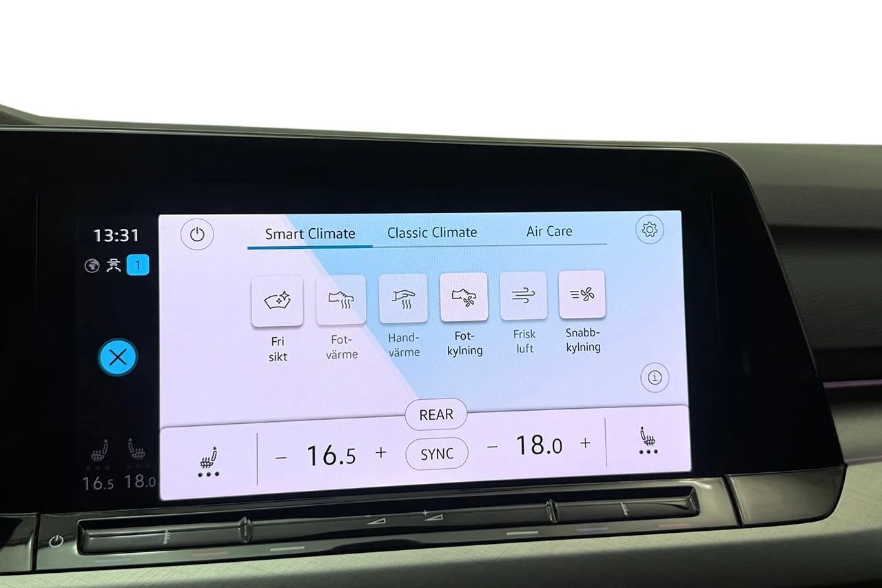 Volkswagen Golf SC 1.5 TSI Dubbelkommando Cockpit Filassistans P-Sensorer MOMS 150hk – bild 25 av 34
