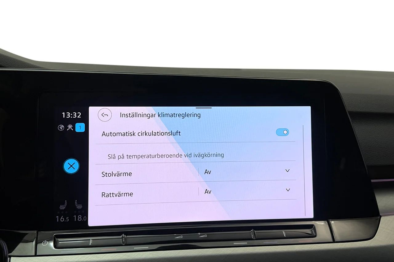 Volkswagen Golf SC 1.5 TSI Dubbelkommando Cockpit Filassistans P-Sensorer MOMS 150hk – bild 26 av 34