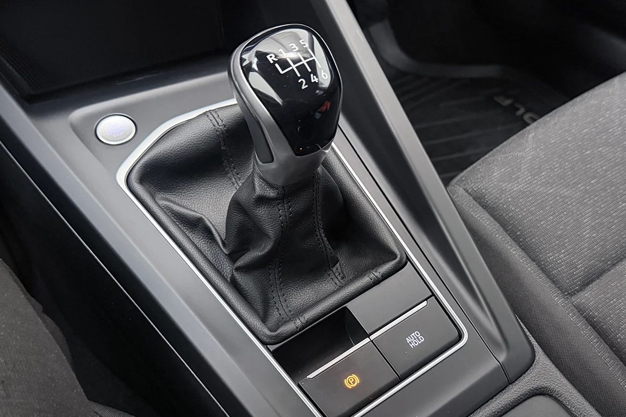 Volkswagen Golf SC 1.5 TSI Dubbelkommando Cockpit Filassistans P-Sensorer MOMS 150hk – bild 31 av 34