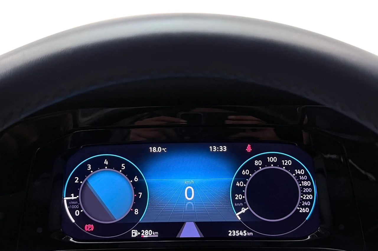 Volkswagen Golf SC 1.5 TSI Dubbelkommando Cockpit Filassistans P-Sensorer MOMS 150hk – bild 18 av 34